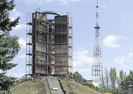 У Донецьку позолотять пам'ятник "Жертвам фашизму"