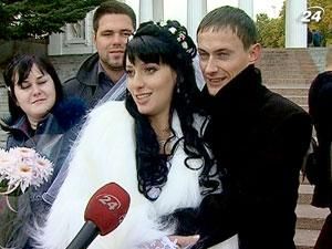 День трех "одинадцаток" вызвал ажиотаж у молодоженов День трех "одинадцаток" вызвал ажиотаж у молодоженов