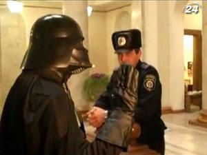 В Одесский городской совет пришел Дарт Вейдер В Одесский городской совет пришел Дарт Вейдер