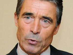 Генсек НАТО впав з велосипеда і зламав руку Генсек НАТО впав з велосипеда і зламав руку