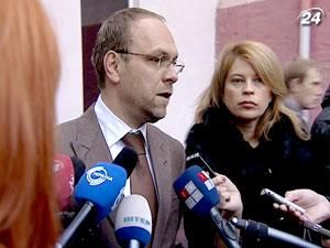 Власенко: Протягом 10 днів Тимошенко немає можливості піднятися з ліжка Власенко: Протягом 10 днів Тимошенко немає можливості піднятися з ліжка