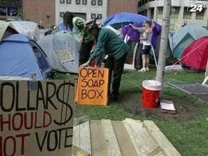 Нью-Йорк: полиция начинает сносить лагерь протестующих Нью-Йорк: полиция начинает сносить лагерь протестующих