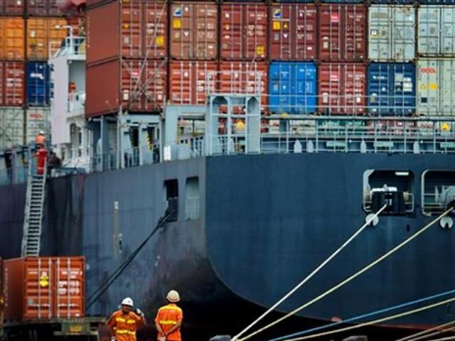 Дефицит внешней торговли Украины вырос в 4,4 раза Дефицит внешней торговли Украины вырос в 4,4 раза