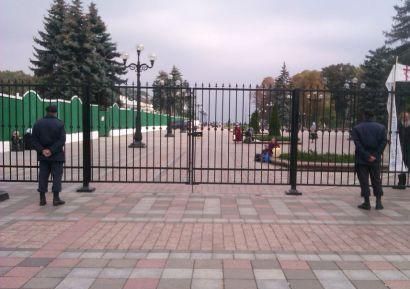 У Попова відхрещуються від паркану під Верховною Радою У Попова відхрещуються від паркану під Верховною Радою