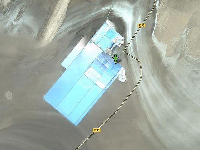 Спутник Google нашел в китайской пустыне огромные непонятные объекты Спутник Google нашел в китайской пустыне огромные непонятные объекты