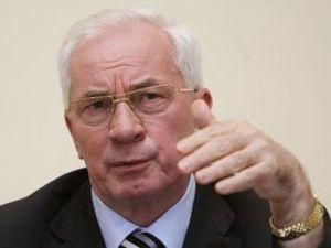 Азаров не хочет комментировать газовые переговоры с РФ