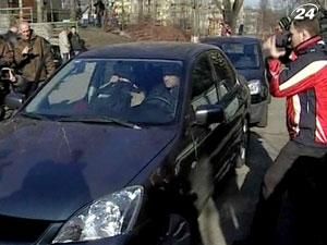 Депутаты отказались запретить перекрытие дорог для кортежей Депутаты отказались запретить перекрытие дорог для кортежей