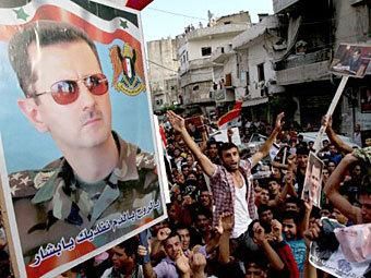 Прихильники Асада атакували посольства інших держав у Сирії Прихильники Асада атакували посольства інших держав у Сирії