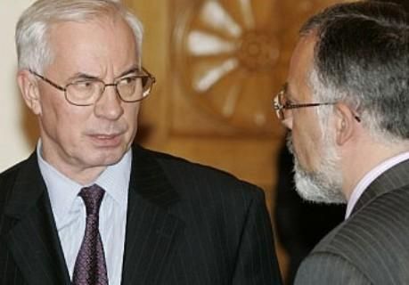 Азаров отчитал Табачника за ІТ-специалистов Азаров отчитал Табачника за ІТ-специалистов