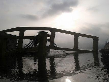 В Twitter появился блог крана, который упал в Днепр