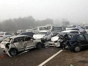 В Німеччині через туман зіткнулись 50 автомобілів, є жертви