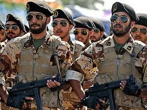 Иран после докладов МАГАТЭ начал военные учения