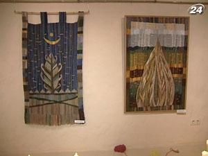 Чернігівська художниця представила близько 50 тканих робіт Чернігівська художниця представила близько 50 тканих робіт