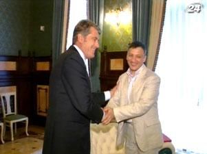 Гения-афериста, с которым ручкались президенты, посадили за решетку Гения-афериста, с которым ручкались президенты, посадили за решетку