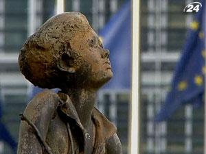 Еврокомиссия предлагает выпустить единые облигации еврозоны