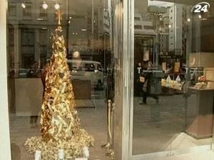 В Японии представили елку выполненную из чистого золота