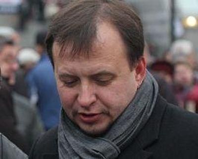 Опозиціонер готовий судитися за паркан під Радою