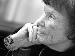 Саркозі висловив співчуття сім’ї екс-першої леді Франції Саркозі висловив співчуття сім’ї екс-першої леді Франції