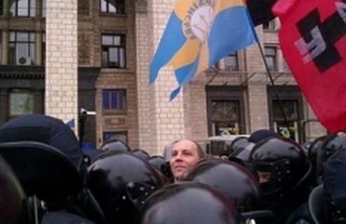 Активісти пішли з Майдану, але обіцяли повернутись ввечері