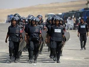 МВД Египта ограждают колючей проволокой