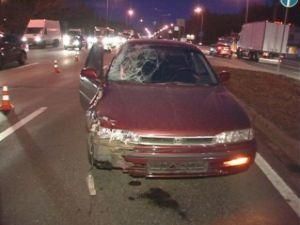 У Києві міліціонер збив пішохода (Фото) У Києві міліціонер збив пішохода (Фото)