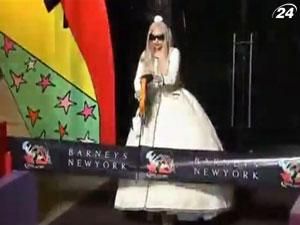 Мережа магазинів Barneys представила колекцію Леді Ґаґи Мережа магазинів Barneys представила колекцію Леді Ґаґи