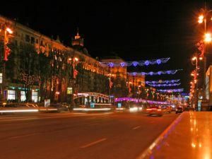 На Хрещатику штовхались прихильники революції з міліцією На Хрещатику штовхались прихильники революції з міліцією