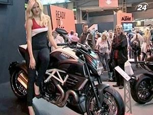 У британському Бірмінгемі триває щорічне мотошоу У британському Бірмінгемі триває щорічне мотошоу