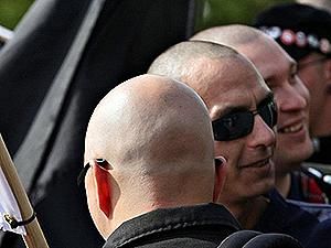 В Германии проверят связи неонацистов с национал-демократами В Германии проверят связи неонацистов с национал-демократами