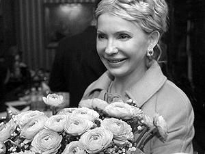 К Тимошенко под СИЗО просят принести цветы