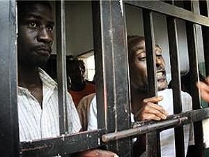 ООН: У Лівії у в’язницях катують нелегально затриманих людей