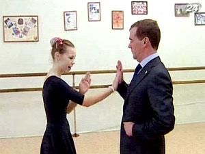 Президент Росії станцював з дітьми в "Ладушки"