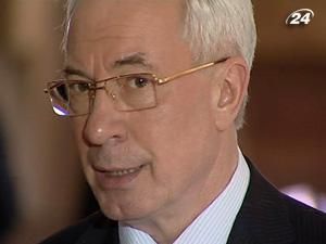 Азаров стурбований борговою кризою в Європі Азаров стурбований борговою кризою в Європі