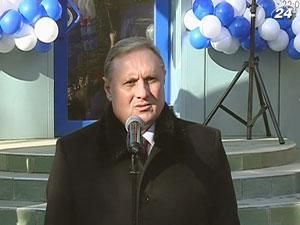 У Луганську Єфремов та Гончаров відкрили "Центр суспільно-політичних ініціатив" У Луганську Єфремов та Гончаров відкрили "Центр суспільно-політичних ініціатив"