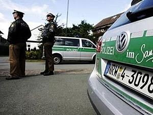 В Германии полиция помешала экологам выйти на колею