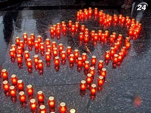 Україна вшановує жертв Великого Голоду Україна вшановує жертв Великого Голоду