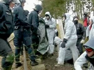 В Германии 20 полицейских пострадали в столкновениях с экологами В Германии 20 полицейских пострадали в столкновениях с экологами