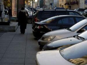 У столиці заберуть авто з тротуарів і дитмайданчиків У столиці заберуть авто з тротуарів і дитмайданчиків
