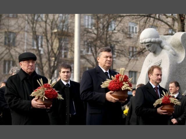 Президент вшанував пам’ять жертв голодоморів та тоталітаризму в Україні