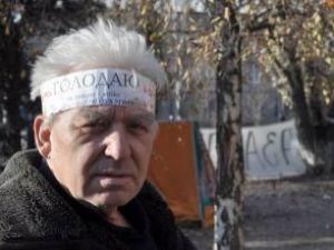 Чорнобильці продовжують голодування і палять вогнище Чорнобильці продовжують голодування і палять вогнище