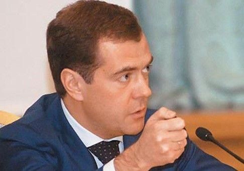 Медведев предложил конкурс на самое нелепое решение чиновника Медведев предложил конкурс на самое нелепое решение чиновника