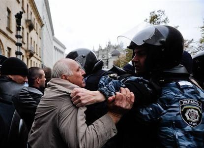 "Беркут" отобрал у афганцев палатки и отступил "Беркут" отобрал у афганцев палатки и отступил