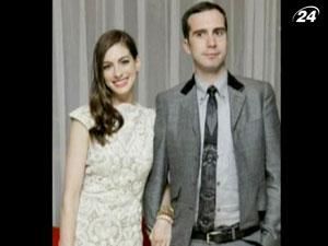 Американская актриса Энн Хэтэуэй обручилась Американская актриса Энн Хэтэуэй обручилась