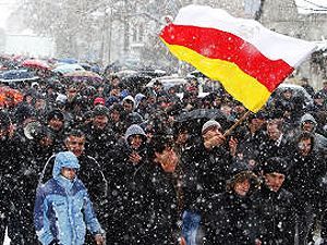 Полиция открыла огонь в столице Южной Осетии Полиция открыла огонь в столице Южной Осетии