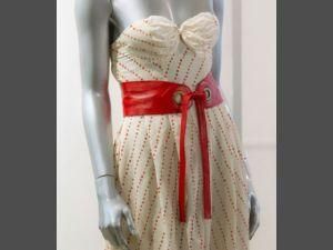 Платье Эми Уайнхаус продали за 67 500 долларов
