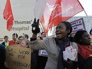 Демонстранти захопили будівлю у Вестмінстері Демонстранти захопили будівлю у Вестмінстері