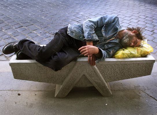 В Угорщині безпритульних визнали злочинцями В Угорщині безпритульних визнали злочинцями