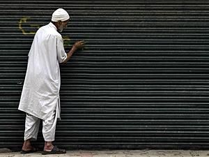 Индийские продавцы бастуют из-за иностранных супермаркетов