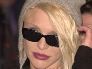 Кортні Лав допоможе Ліндсі Лохан Кортні Лав допоможе Ліндсі Лохан