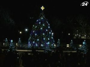 Поблизу Білого Дому відкрили новорічну ялинку Поблизу Білого Дому відкрили новорічну ялинку
